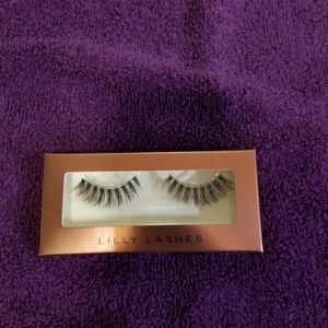LILY LASHES